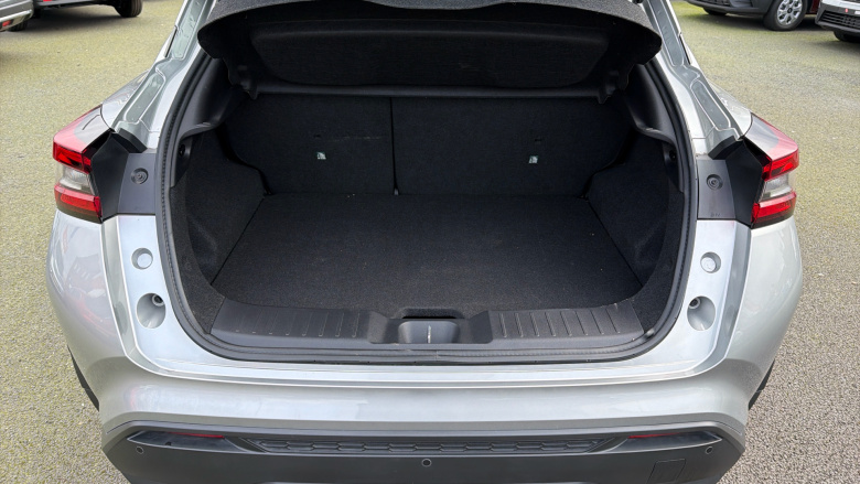 Nissan Juke 1.0 DiG-T Tekna 5dr DCT Petrol Hatchback